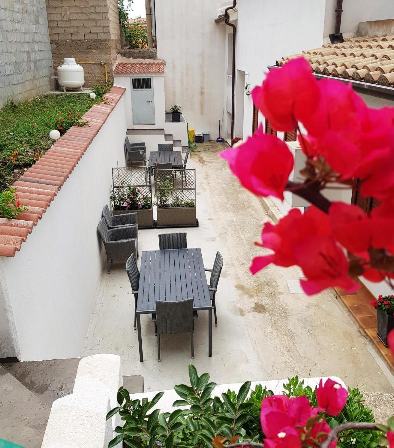 Appartamento Tra Mare E Montagna Baunei Exterior foto